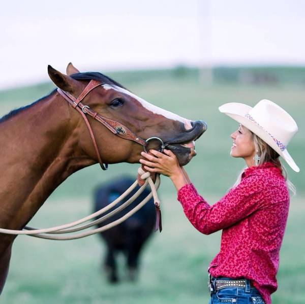 Elsabe Hausauer with horse